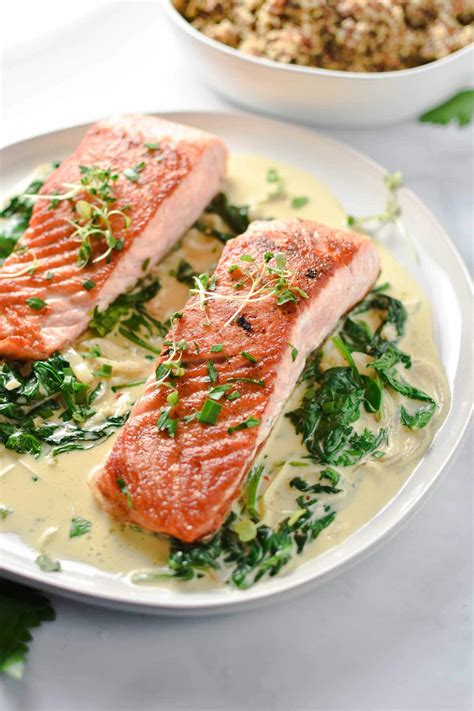 Salmon With Spinach Cream Sauce