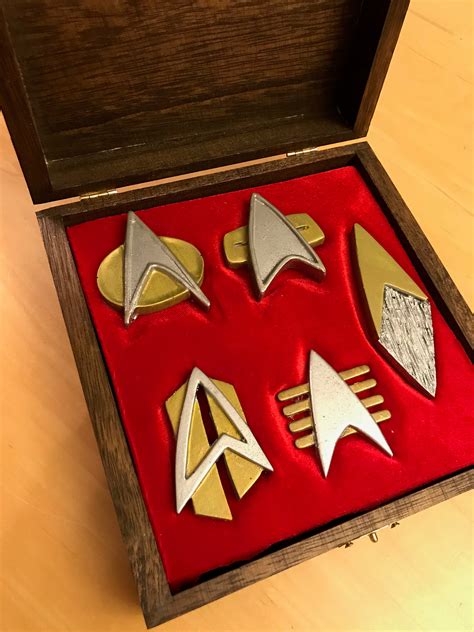 Star Trek Set Of 5 Badges Collection With Display Box Etsy
