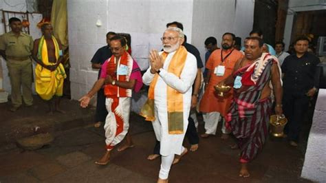 Bjp National Executive Meet Narendra Modi Offers Prayers At Lingaraj