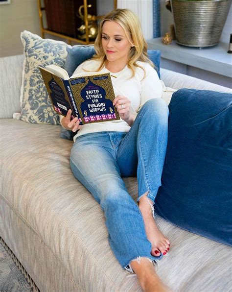 Books On Reese Witherspoon S Must Read List Reese Witherspoon Book Club Reese Witherspoon