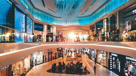 Where is the biggest mall in the world?