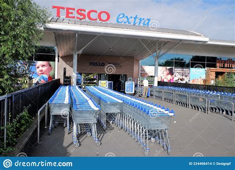 Tesco Extra Supermercado 239 A 241 Low High Street Watford Imagem De