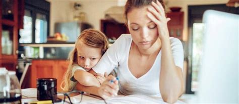 Wie sie zeit für die arbeit zu hause finden. 5 Ratschläge für Eltern, die von zu Hause aus arbeiten ...