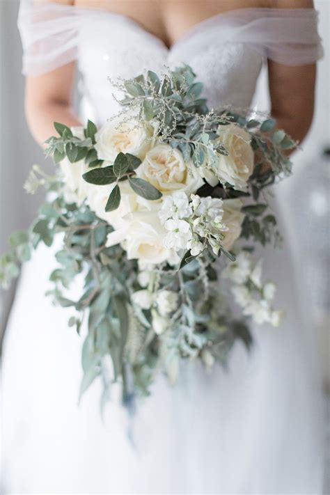 A Timelessly Romantic Modern-Vintage Wedding - Chic Vintage Brides