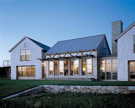 30 Farmhouse Exterior Ideas For Your Modern Farmhouse