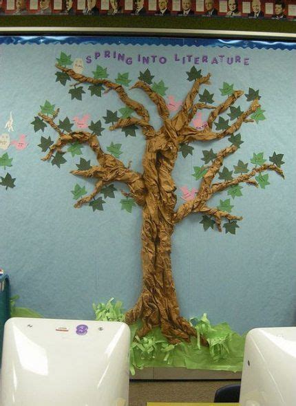 Fun pictures, themes, designs, and holiday bulletin board idea. Best Paper Tree Classroom Bulletin Boards Student Ideas in ...