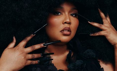 Lizzo Plays President James Madisons 200 Year Old Crystal Flute Live