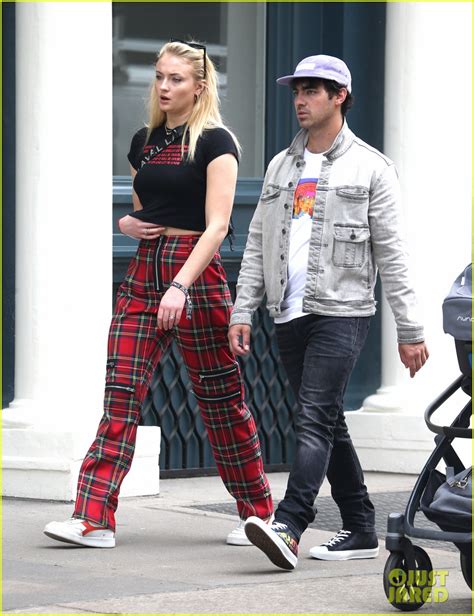 joe jonas and fiancee sophie turner step out in style in nyc photo