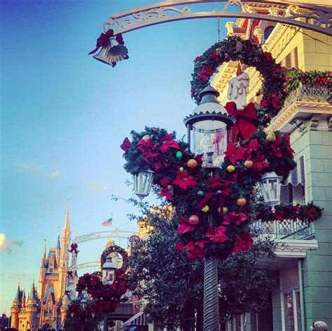 Disney Parks Magical Christmas Celebration Airs On Abc Dec 25