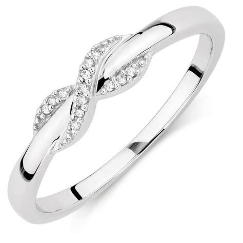 Ring With Diamonds In 10kt White Gold
