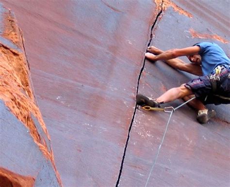How To Climb Cracks Improving Your Jamming Skills And Footwork