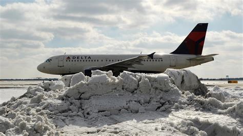 Delta Issues Travel Waiver Ahead Of Winter Weather In Midwest And Ohio