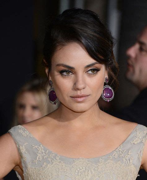 Blogandthecities In Love With Those Earrings Mila Kunis At “oz The Great And Powerful” La
