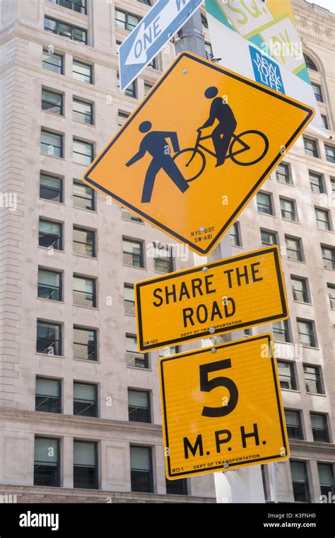 Share The Road 5 Mile Per Hour Speed Limit Sign Nyc Usa Stock Photo