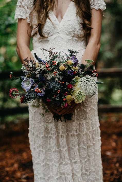 27 Wildflower Bouquets For A One Of A Kind Bride Brides Fall Flower