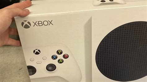 Xbox Series S A Photo Of The Box In A Department Store Leaks