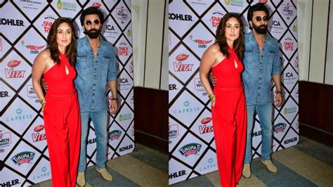 Kareena Kapoor Makes Heads Turn In Red As She Poses With Ranbir Kapoor Fans Call Her Pretty