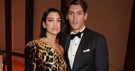 His parents are none other than entrepreneur mohamed hadid and former real. Dua Lipa feiert ersten Jahrestag mit Freund Anwar Hadid ...