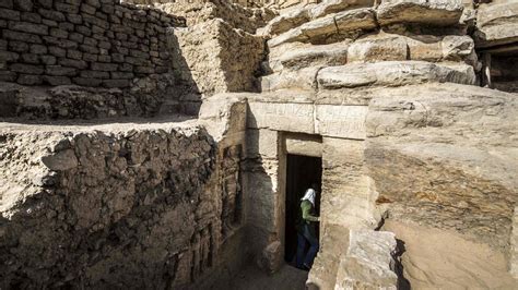egypt 4 000 year old tomb in saqqara newly discovered au — australia s leading news site