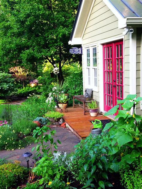 Five Traditional Elements Of A Cottage Garden Finegardening