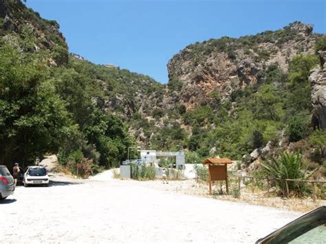 Σαρακίνα) is one of the most beautiful in crete. Greece-Crete-Hersonissos: Sarakina Gorge