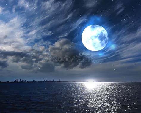 Luna Piena Nella Notte Stellata Al Paesaggio Rosa Blu Della Natura Dell