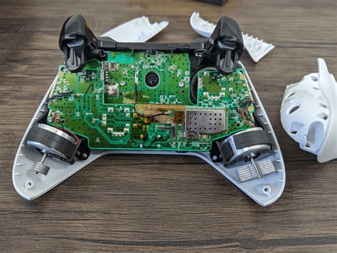 How To Take Apart An Xbox One Controller