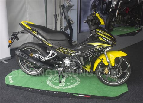 Blacklist layak, free gift and ready stock. Perbandingan Spesifikasi Motosikal Yamaha Y15R, Honda ...
