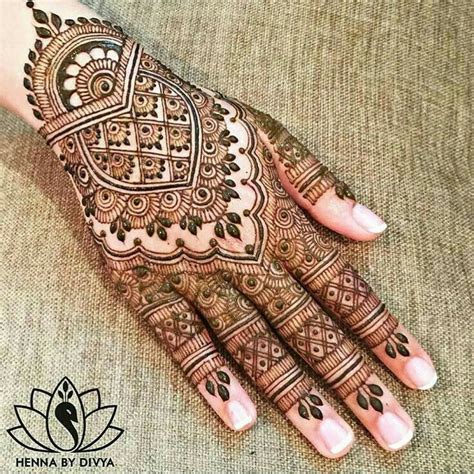 Pin By Zehra Rizvi On Henna Henna Art Designs Henna Tattoo Designs