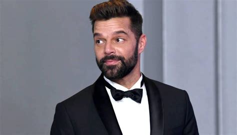 Ricky Martin Explic Por Qu Sali En Un V Deo Agarr Ndose Su Parte Intima
