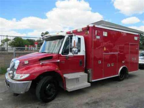 International Durastar 4300 Ambulance 2006 Vans Suvs And Trucks Cars