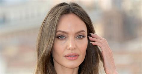 La Vez Que Angelina Jolie Contrató A Su Propio Hermano Como Niñero A Tiempo Completo Para Sus 6