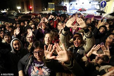 In Spain Thousands Protest New Verdict On Group Sex Attack Daily Mail Online