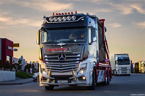 This mod reworks the actros mp4 by scs by adding many plastic and paint parts and rigid chassis. Mercedes-Benz Actros MP4 BigSpace "Saunaliner" - Lundmans ...