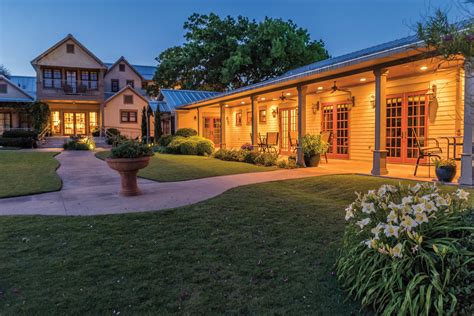 The Inn On Lake Granbury Offers A Tranquil Waterfront Getaway Texas