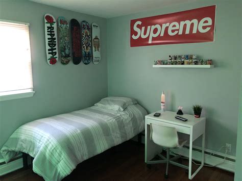 Hypebeast Hypebeastbedroom Supreme Supremebedroom Hypeb