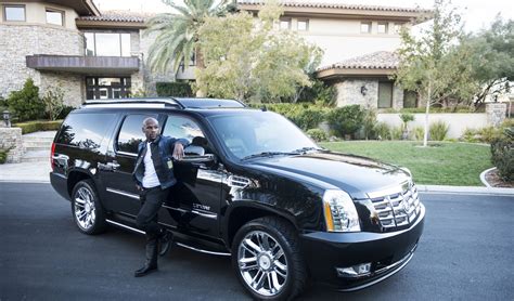 Has no problem buying such a lavish mayweather has decided to sell his $9 million mansion built in 2005. Floyd Mayweather's All White Car Collection Is Insane