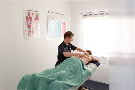 remedial massage therapy physiofix