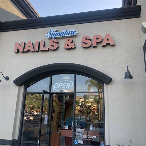 Signature Nails And Spa Nail Salon In Riverside
