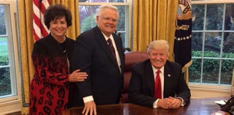 Sa Pastor John Hagee Meets With President Trump To