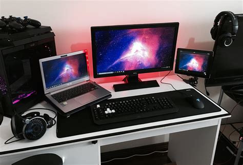 My pretty unusual setup: triple display with a laptop and an iPad ...