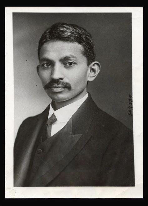 Gаndhi As A Young Lawyer 1921 Gandhi Mahatma Gandhi Pics