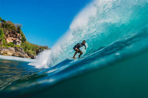 Bali Surfing Uluwatu Min Scaled