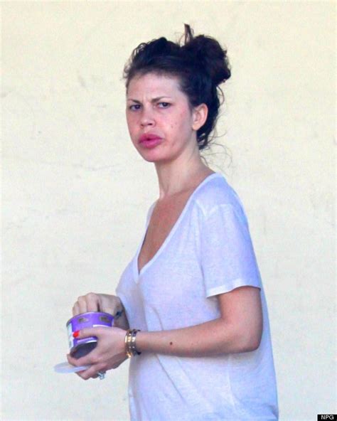 Nikki Cox Without Makeup Actress Steps Out Looking Different Photos