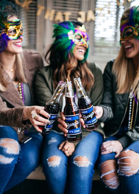 6 Things You Need To Throw The Perfect Mardi Gras Party Haute Off The Rack