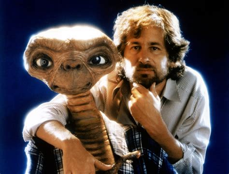 E T Director Steven Spielberg Freaked Out The Cast When He Ate Something Alive