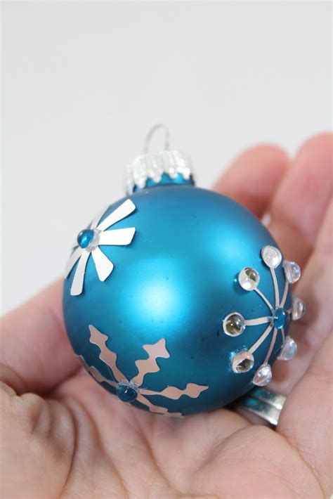 Diy Christmas Ornaments Using Silhouette Silver Adhesive