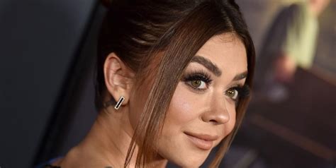Sarah Hyland Flashes Her Toned Abs And Booty While On VacayAnd It S