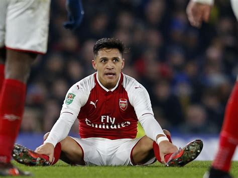 arsenal won t sell alexis sanchez to manchester city until replacement is signed the