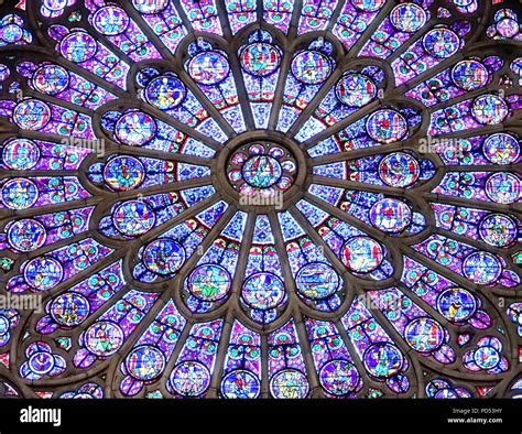 Notre Dame Cathedral North Rose Window Stock Photo Alamy
